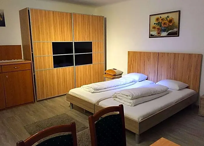 Bed and Breakfast Cafe 168