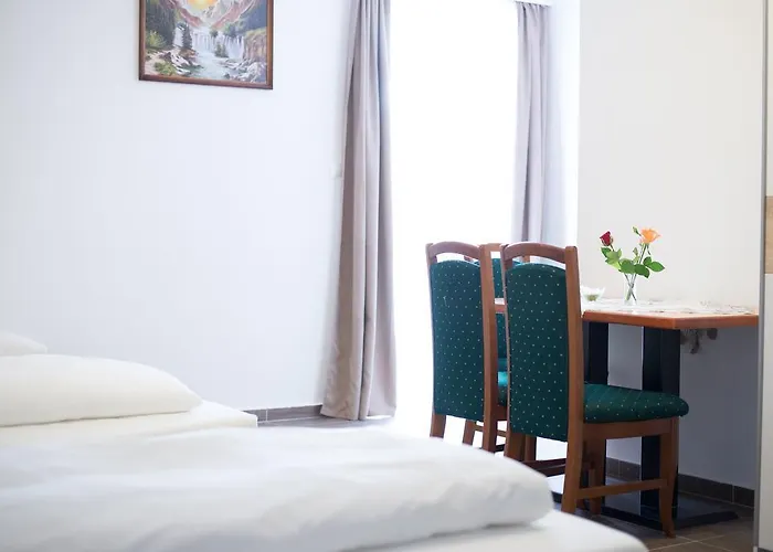 Bed and Breakfast Cafe 168