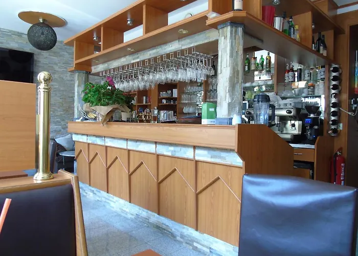 Cafe 168 2*