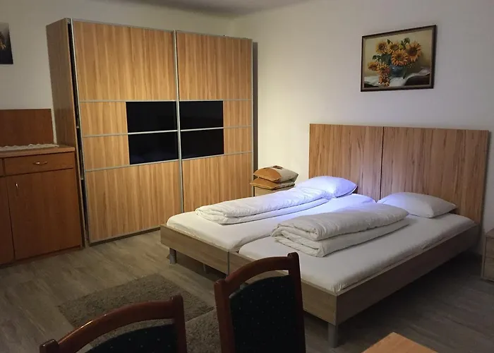 Bed and Breakfast Cafe 168